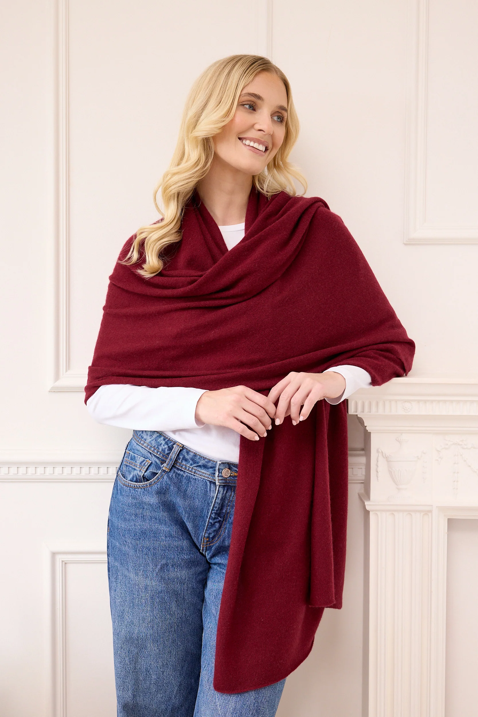lola cashmere travel wrap - aubergine - Image 2