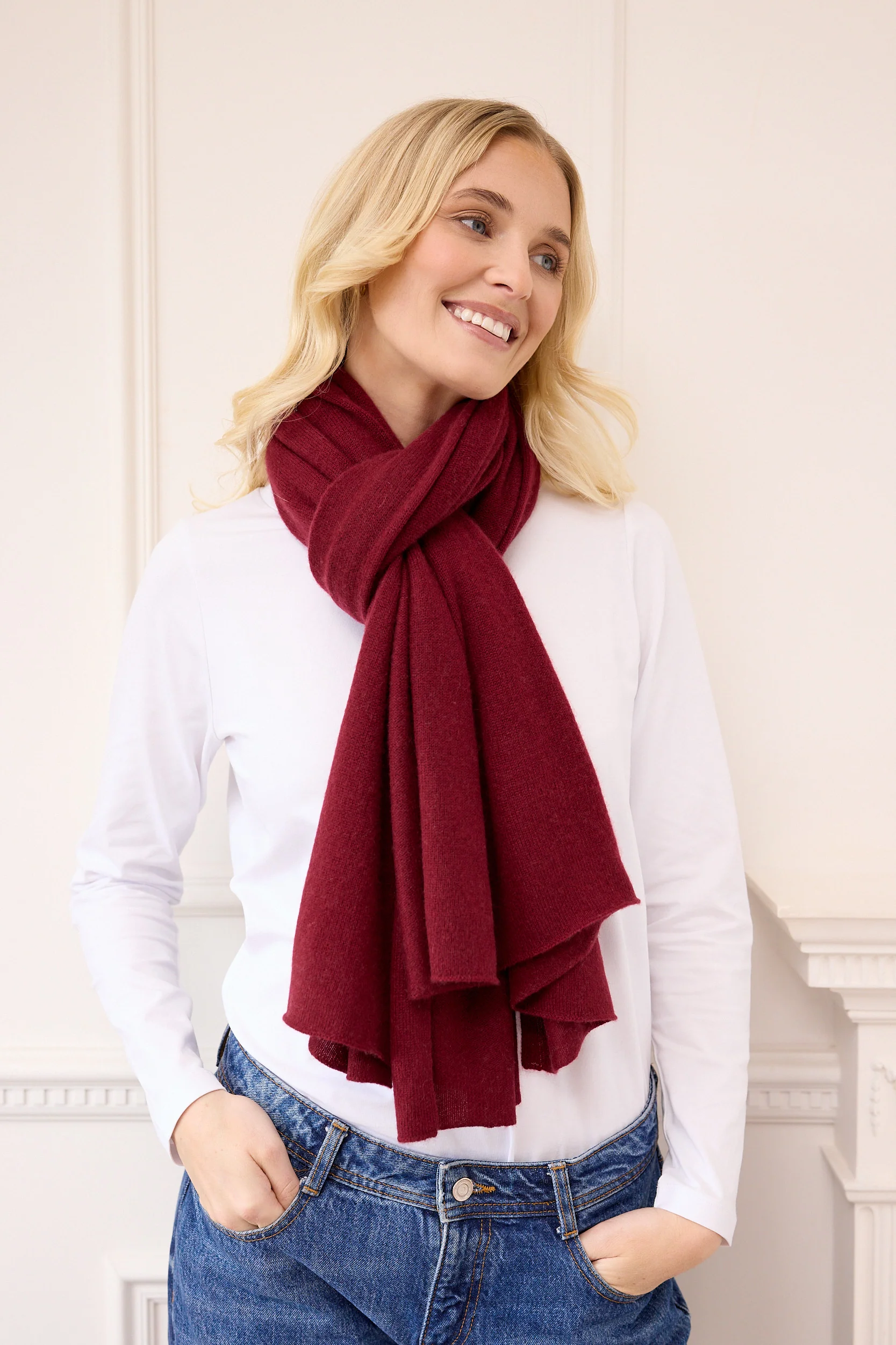 lola cashmere travel wrap - aubergine - Image 4