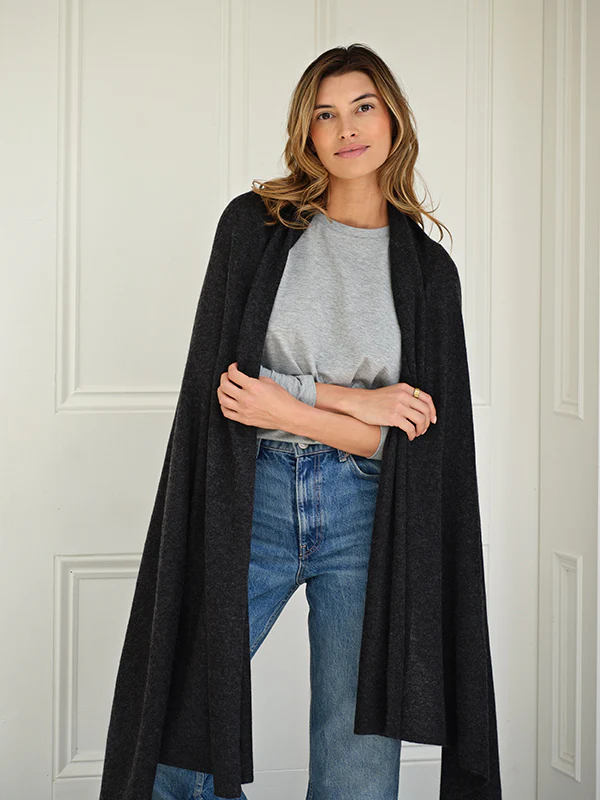 lola cashmere travel wrap - Image 12