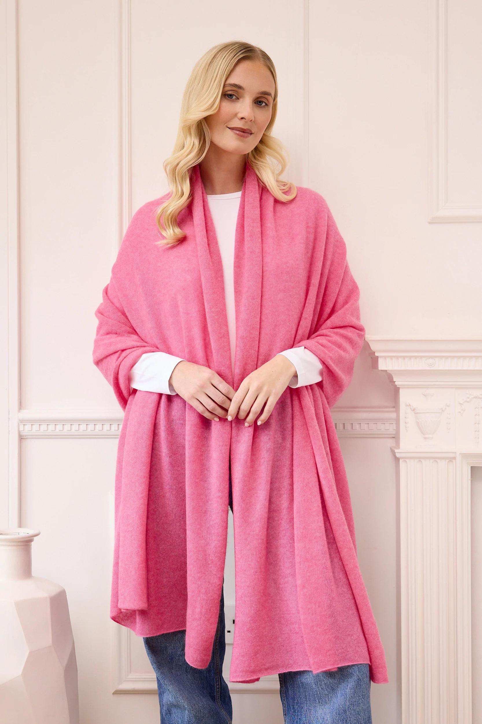 lola cashmere travel wrap - pink - Image 4